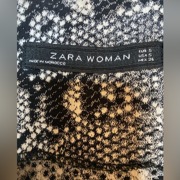 Zara Top Animal Print , Black White Snake Print , Short Sleeve Blouse size S - Picture 6 of 6